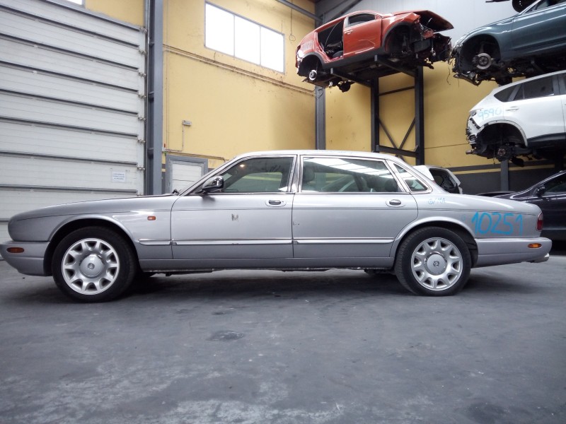 jaguar daimler del año 2001