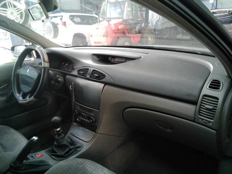 renault laguna ii (bg0) del año 2003