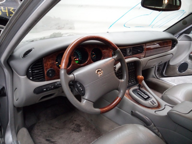 jaguar daimler del año 2001