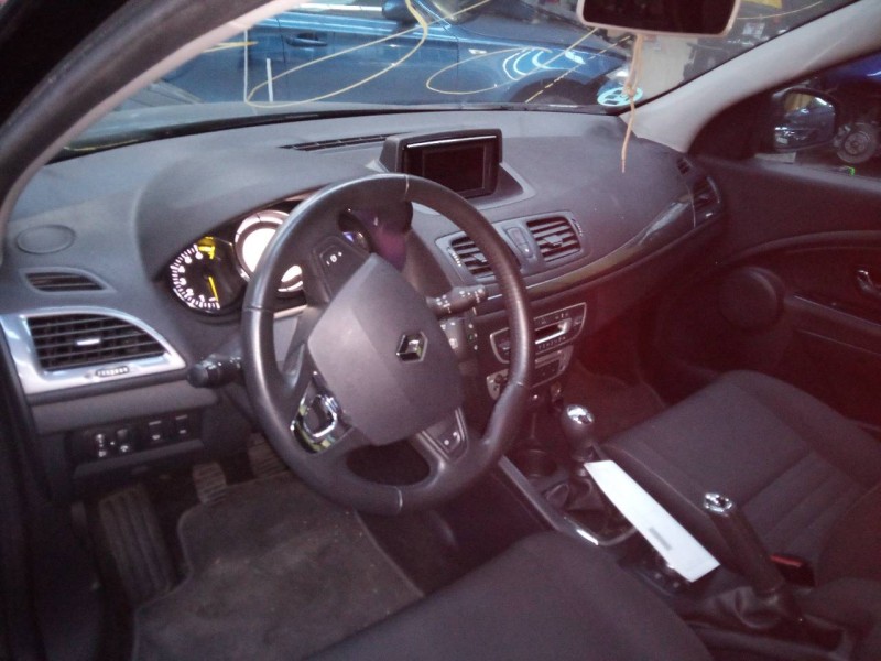 renault megane iii berlina 5 p del año 2012