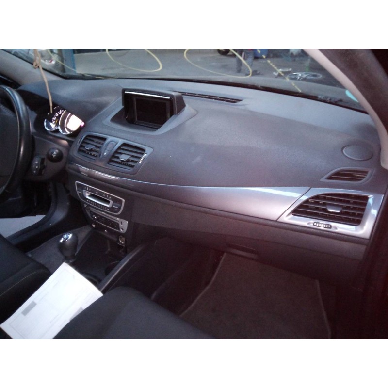 renault megane iii berlina 5 p del año 2012