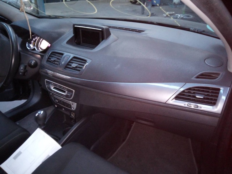 renault megane iii berlina 5 p del año 2012