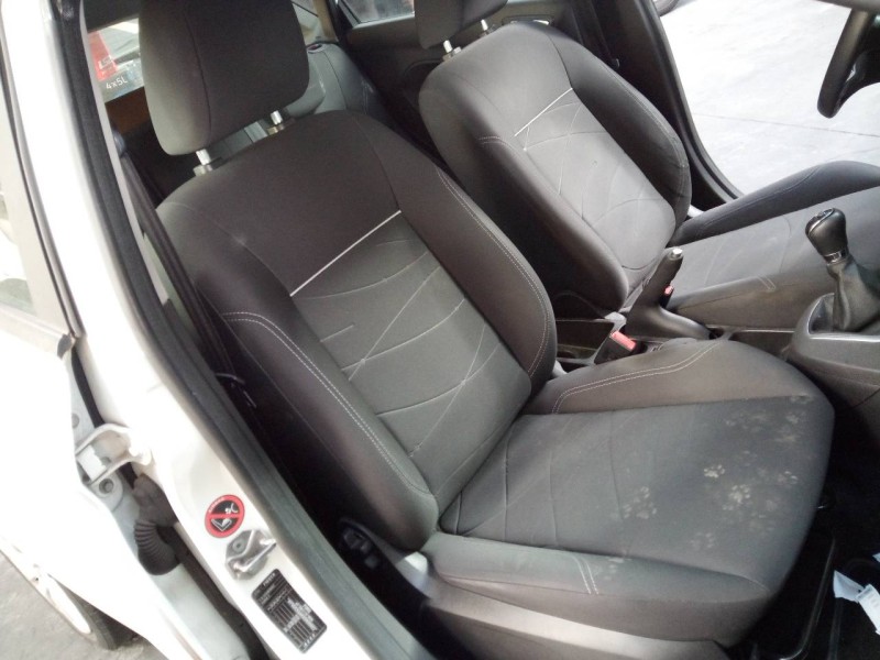 ford fiesta (ccn) del año 2013