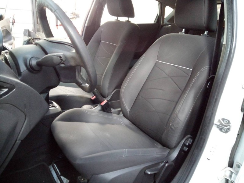 ford fiesta (ccn) del año 2013