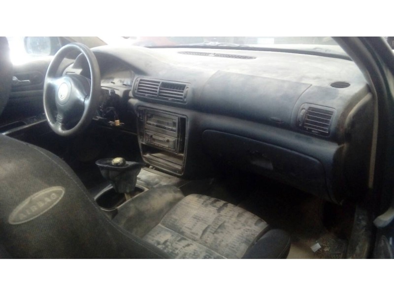 volkswagen passat berlina (3b2) del año 2000