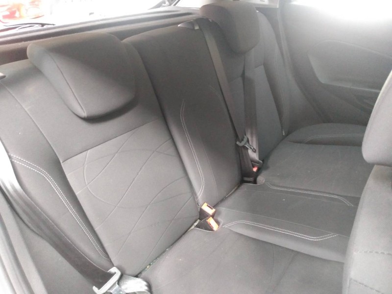 ford fiesta (ccn) del año 2015