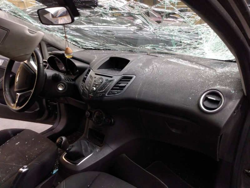 ford fiesta (ccn) del año 2015