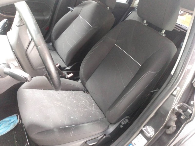 ford fiesta (ccn) del año 2015