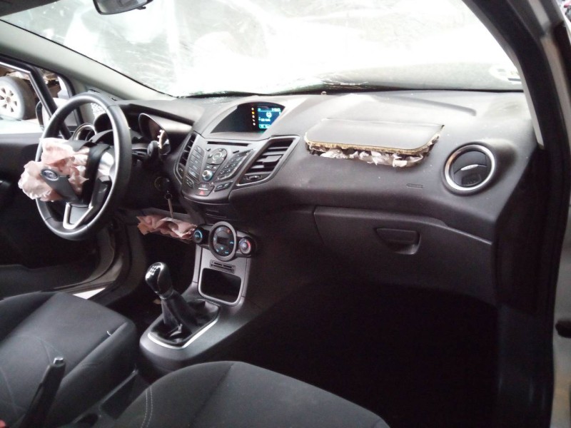 ford fiesta (ccn) del año 2015