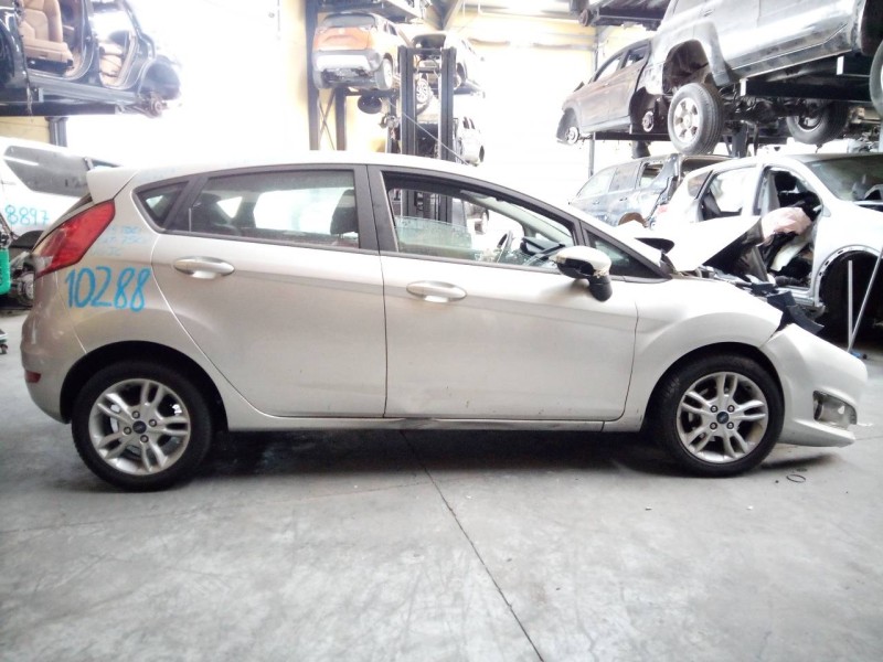 ford fiesta (ccn) del año 2015