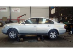 VOLKSWAGEN PASSAT BERLINA (3B2)