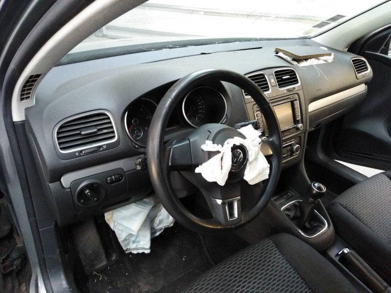 volkswagen golf vi (5k1) del año 2010