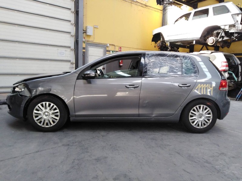 volkswagen golf vi (5k1) del año 2010