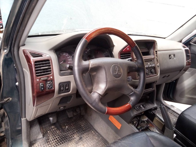 mitsubishi montero (v60/v70) del año 2001