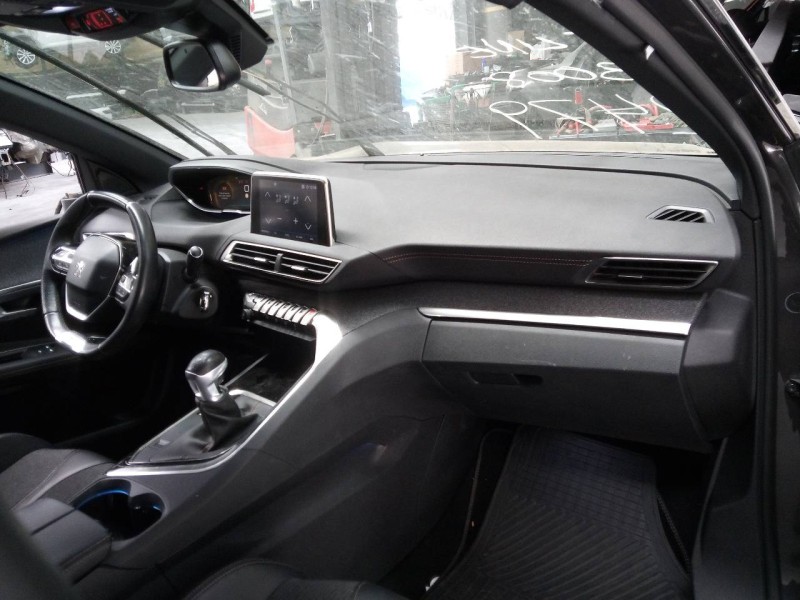 peugeot 3008 del año 2017