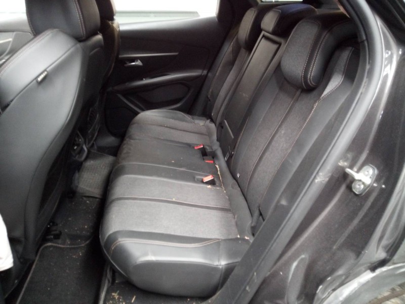 peugeot 3008 del año 2017