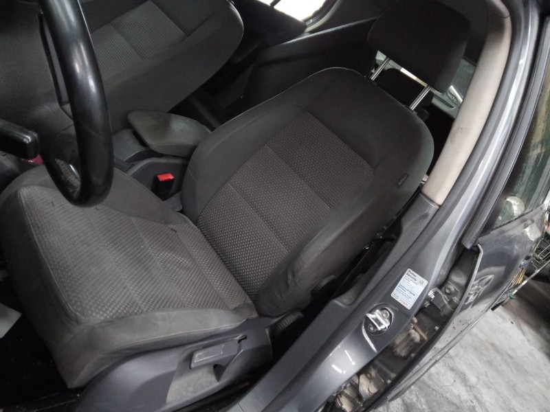 volkswagen golf v berlina (1k1) del año 2007