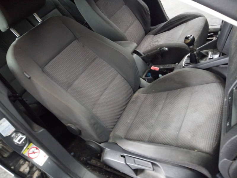 volkswagen golf v berlina (1k1) del año 2007