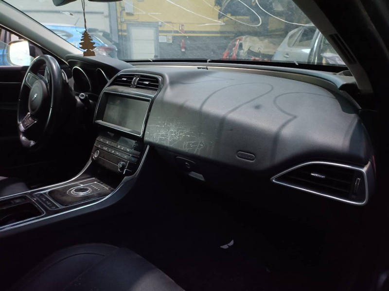 jaguar xe del año 2019