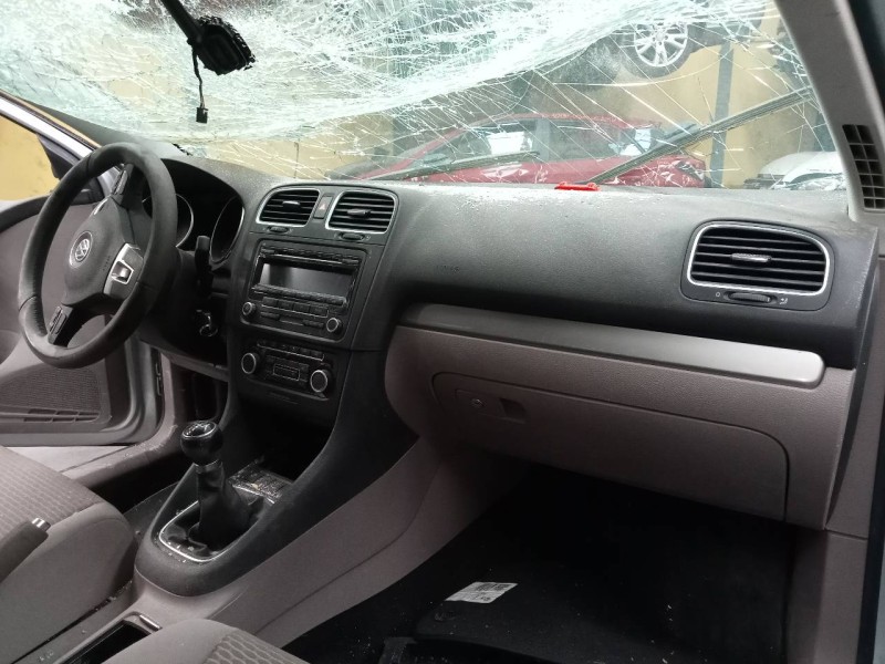 volkswagen golf vi (5k1) del año 2011