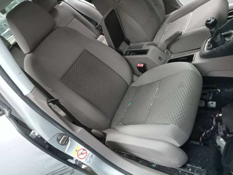 volkswagen golf vi (5k1) del año 2011