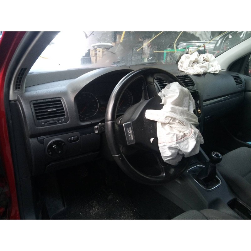 volkswagen golf v berlina (1k1) del año 2007