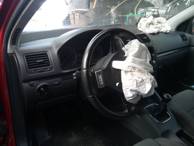 volkswagen golf v berlina (1k1) del año 2007