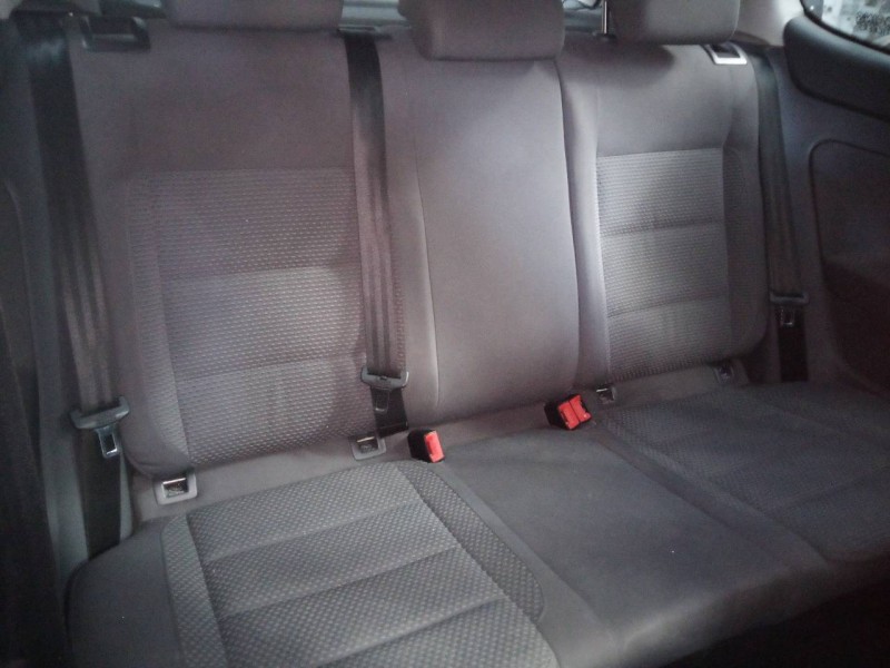 volkswagen golf v berlina (1k1) del año 2007