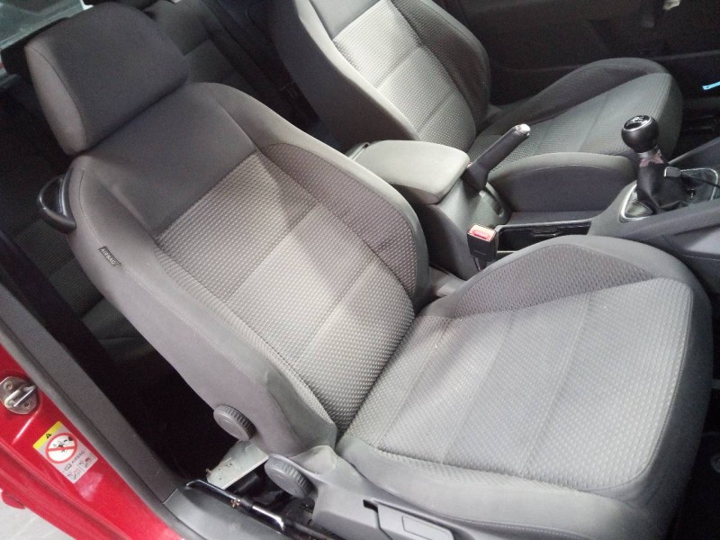 volkswagen golf v berlina (1k1) del año 2007