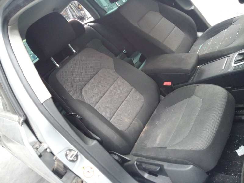 volkswagen passat variant (365) del año 2013