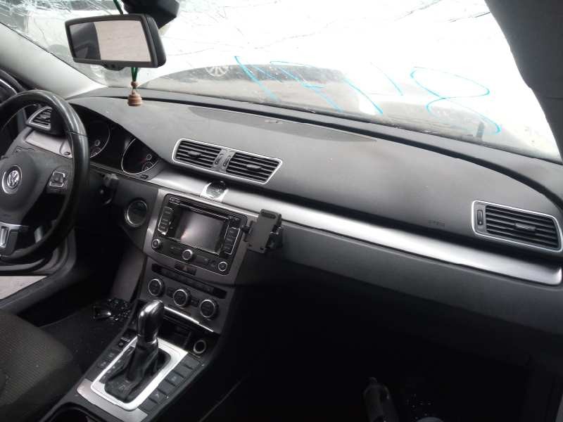 volkswagen passat variant (365) del año 2013