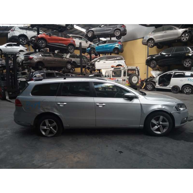 volkswagen passat variant (365) del año 2013