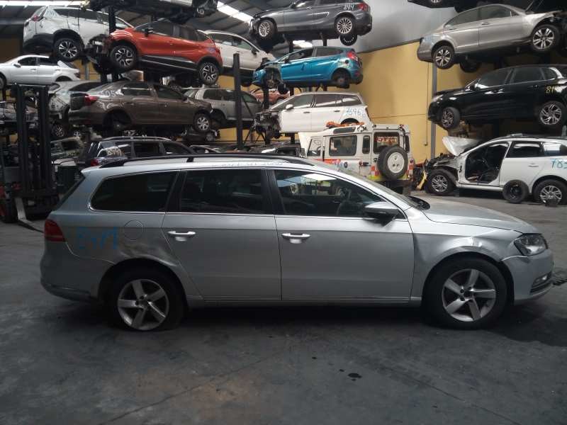 volkswagen passat variant (365) del año 2013