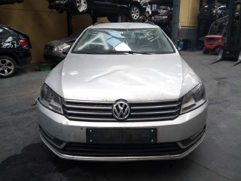 volkswagen passat variant (365) del año 2013