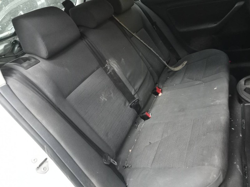 volkswagen golf v berlina (1k1) del año 2004