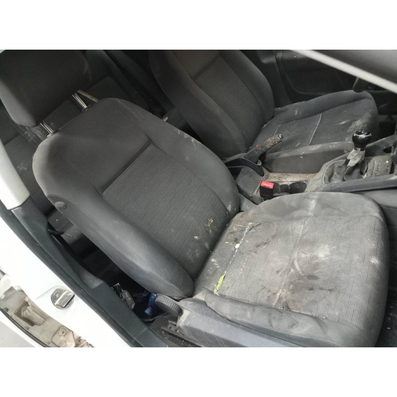 volkswagen golf v berlina (1k1) del año 2004