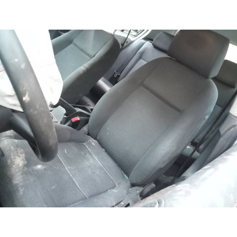 volkswagen golf v berlina (1k1) del año 2004