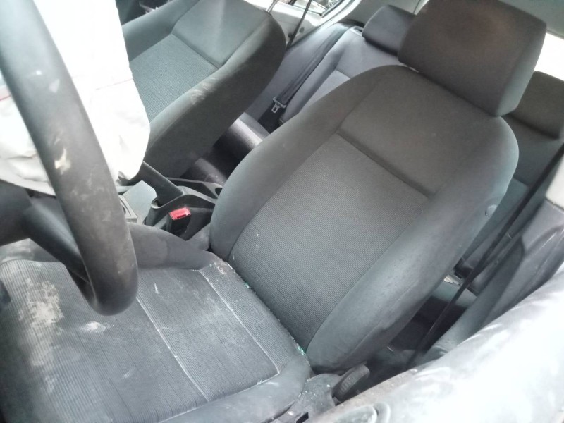 volkswagen golf v berlina (1k1) del año 2004