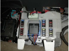 CAJA RELES / FUSIBLES 