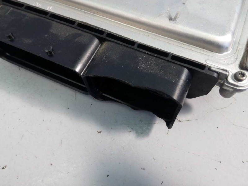 Recambio de centralita motor uce para audi a1 sportback (8xf) attracted referencia OEM IAM 04B907445 28459901 E2-A1-2-4