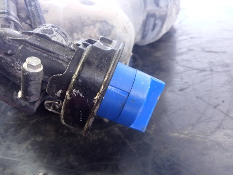 Recambio de adblue para toyota land cruiser (j15) gx referencia OEM IAM 7780060010  P1-B3-8