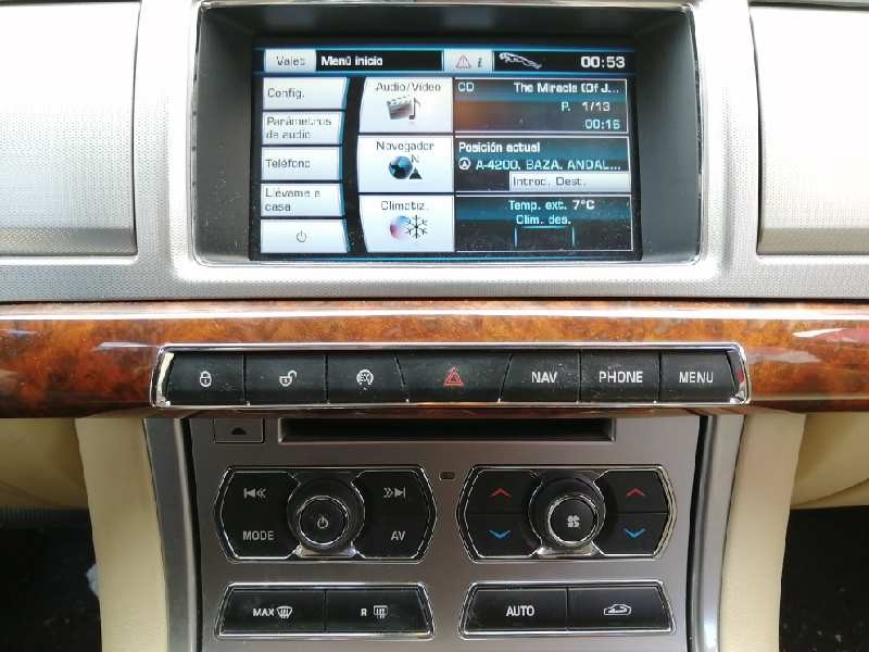 Recambio de sistema navegacion gps para jaguar xf 2.2 diesel referencia OEM IAM DX2310E889 BVJG101A E3-B3-53-4