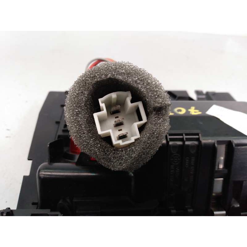 Recambio de cenicero para audi a5 sportback (8t) 2.0 tdi quattro (125kw) referencia OEM IAM 8K0857951 81604 E2-A1-7-8