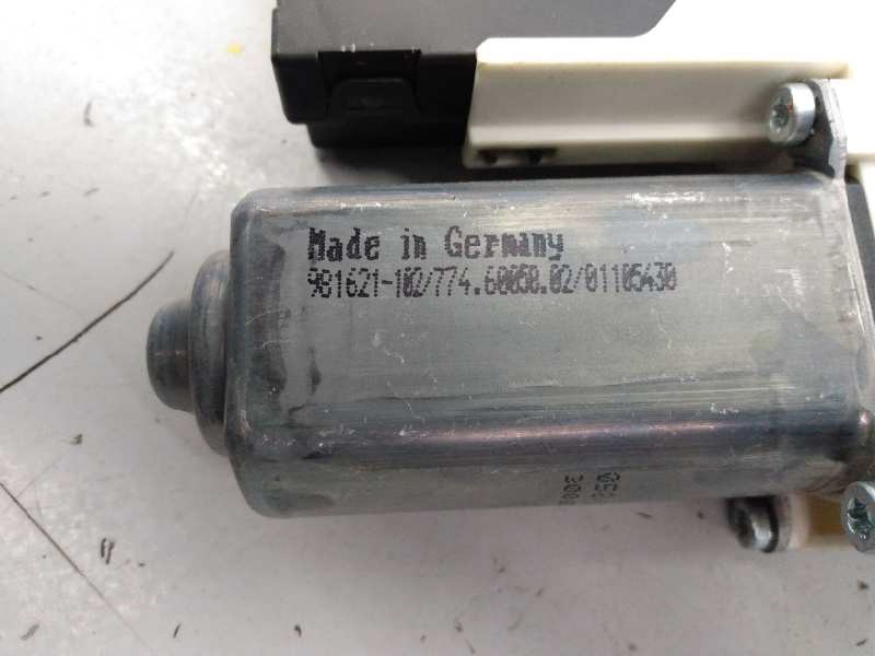 Recambio de elevalunas delantero derecho para seat leon (1p1) sport referencia OEM IAM 1P0837402A 1K0959792H E1-B6-10-2