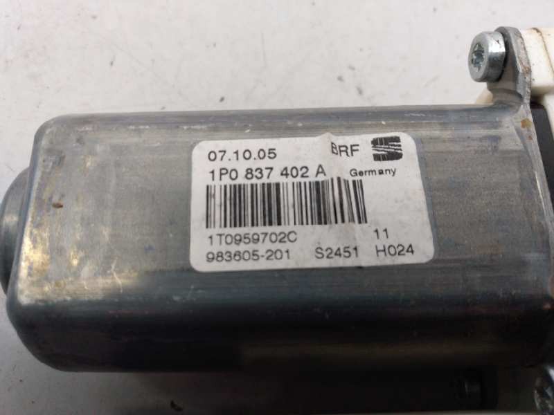 Recambio de elevalunas delantero derecho para seat leon (1p1) sport referencia OEM IAM 1P0837402A 1K0959792H E1-B6-10-2