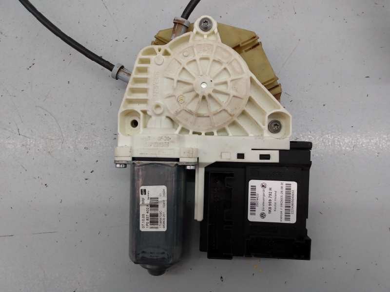 Recambio de elevalunas delantero derecho para seat leon (1p1) sport referencia OEM IAM 1P0837402A 1K0959792H E1-B6-10-2