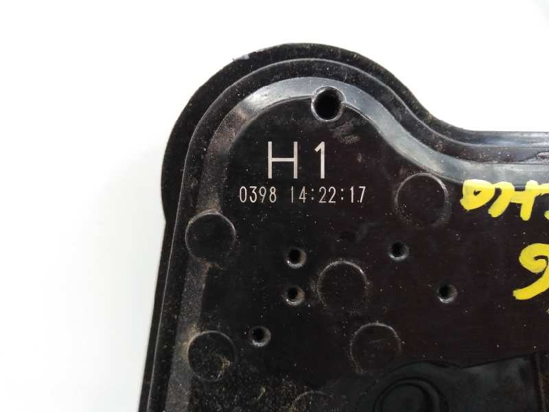 Recambio de cerradura puerta delantera derecha para toyota hilux (kun) referencia OEM IAM H10398  E2-A3-5-1