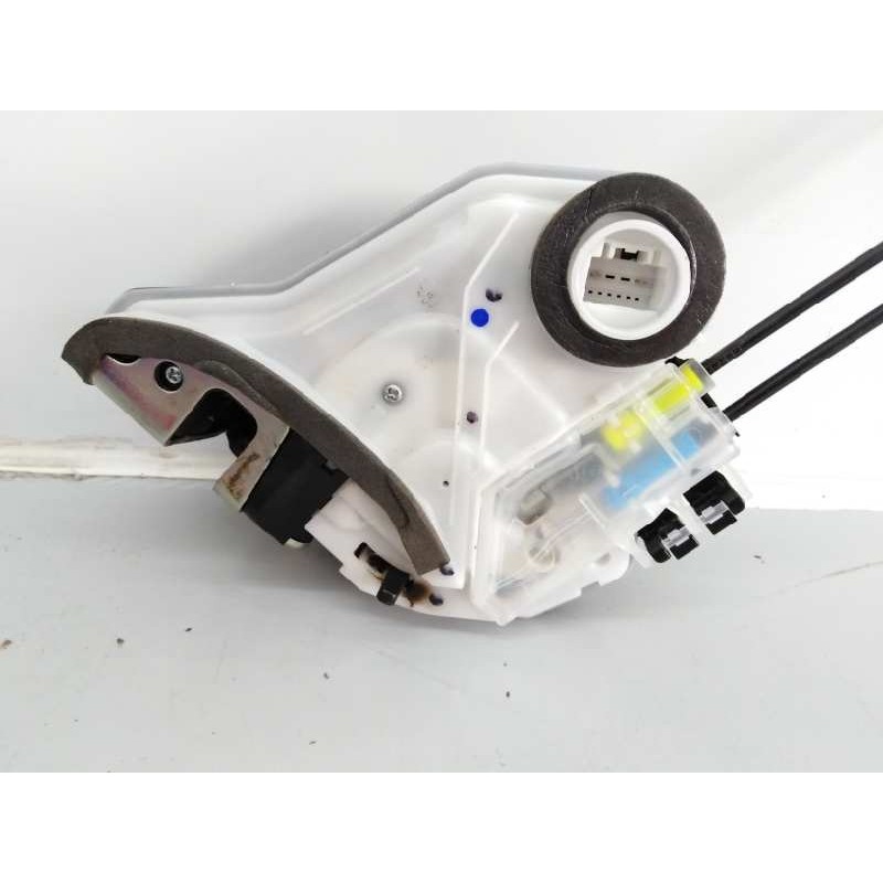 Recambio de cerradura puerta trasera izquierda para toyota hilux (kun) referencia OEM IAM M11069  E2-A3-5-1