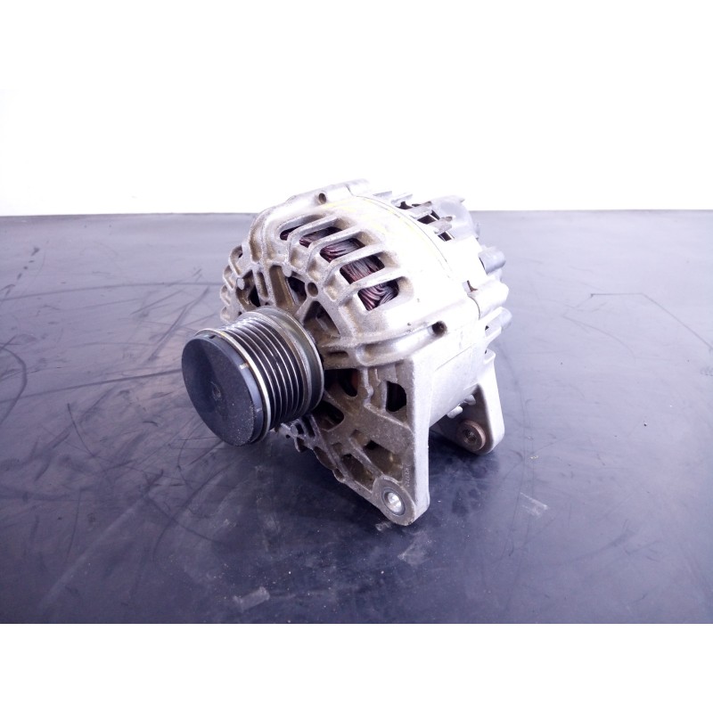 Recambio de alternador para dacia duster laureate 4x2 referencia OEM IAM 231007707R 2113060935 P3-A5-23-3