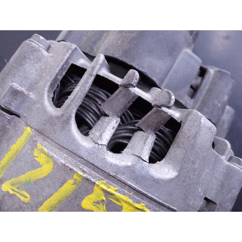 Recambio de alternador para dacia duster laureate 4x2 referencia OEM IAM 231007707R 2113060935 P3-A5-23-3